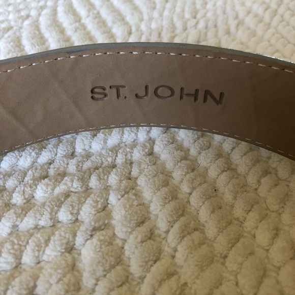 St. John Grey Quilted Leather Belt - Picture 3 of 9